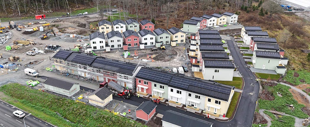 En ögonblicksbild från i mitten av november när Fjärilshusens etapp I och II har kommit upp