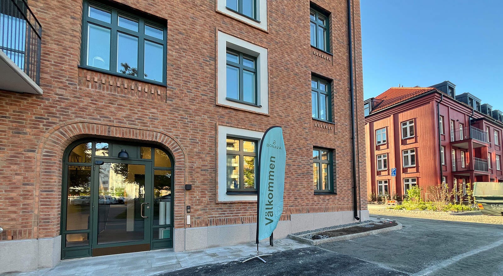 De första grannarna flyttar in på Prästgatan 19