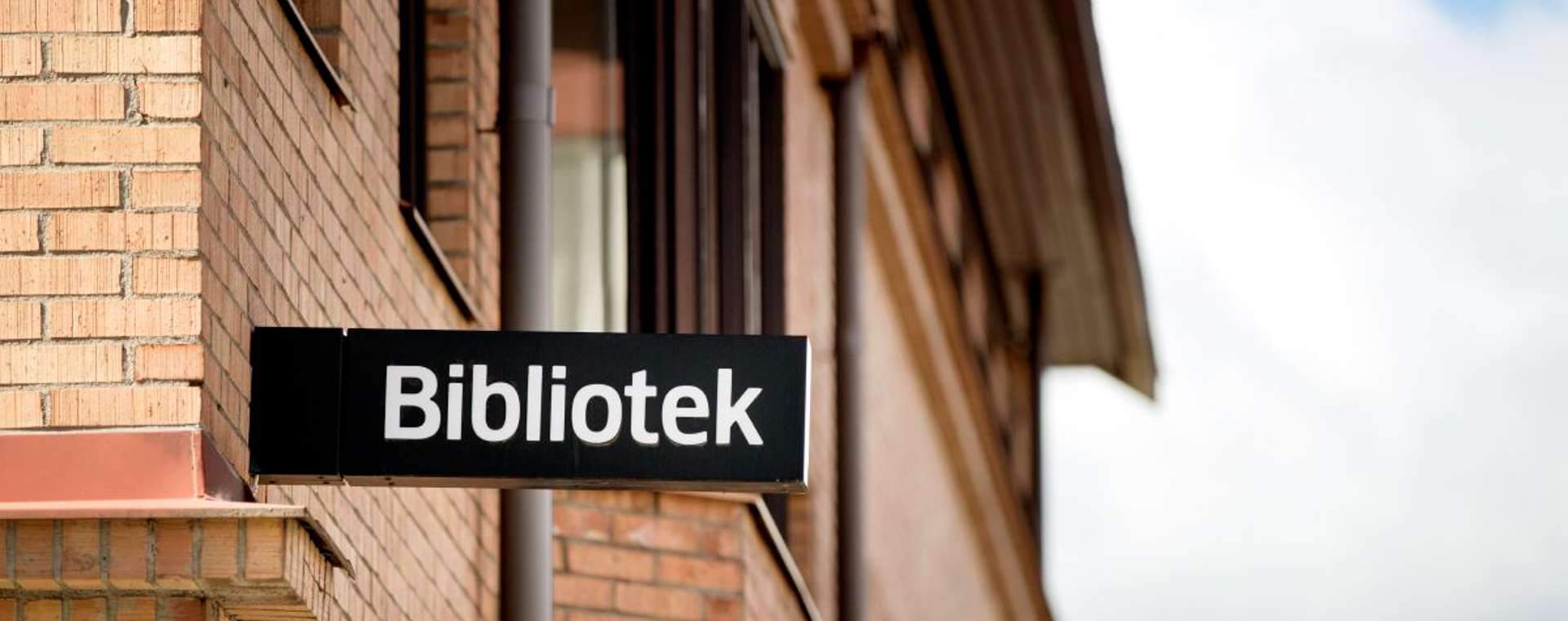 Nyproduktion Stockholm (Älvsjö) - Bild på biblioteksskylt